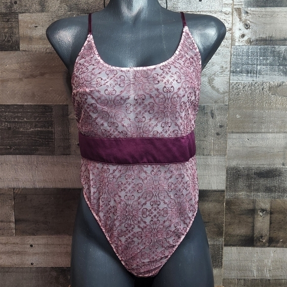 New Victoria’s Secret lingerie Sz L - Picture 3 of 13